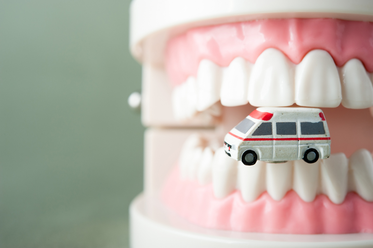 Featured image for When Should You Visit an Emergency Dentist